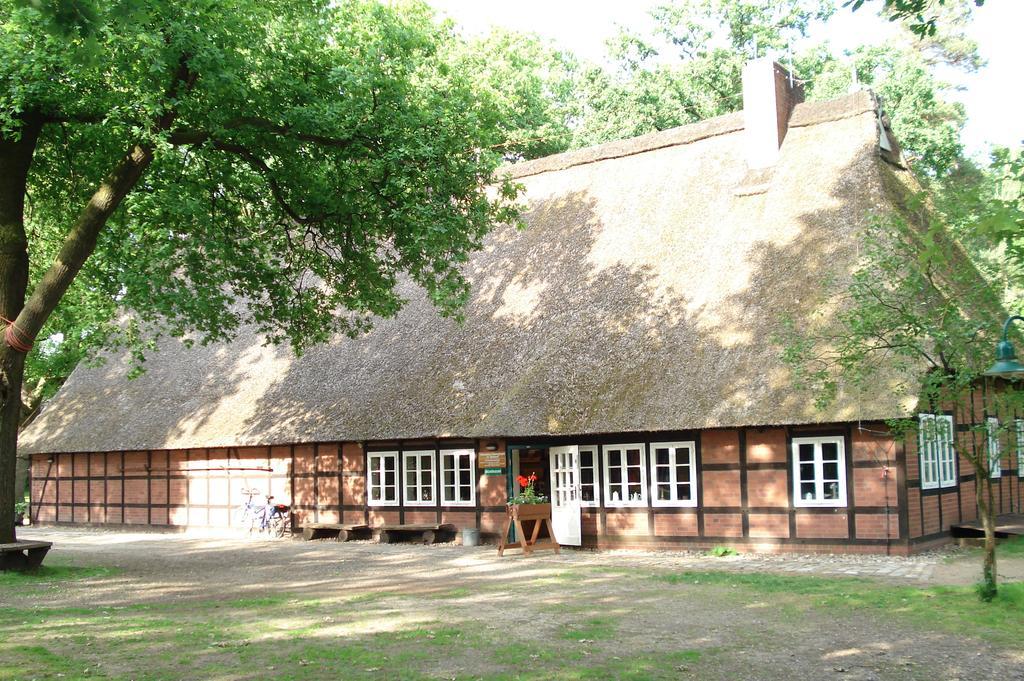 Hotel Haus Hubertus Schneverdingen Exterior foto